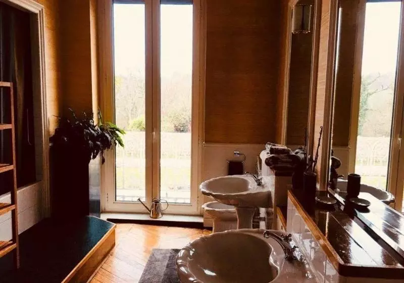 Aamiaismajoitus (B&B) Château Ollé Laprune