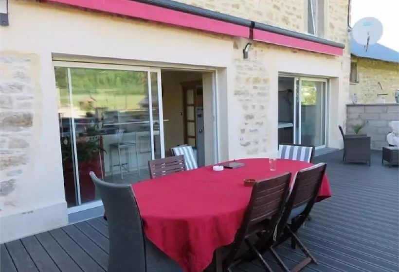 Aamiaismajoitus (B&B) La Pause En Bugey