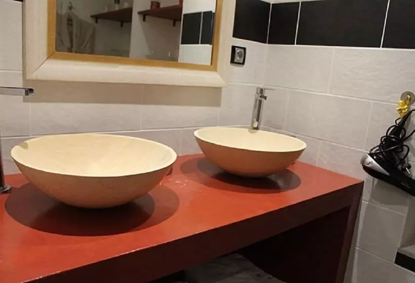 Aamiaismajoitus (B&B) La Pause En Bugey