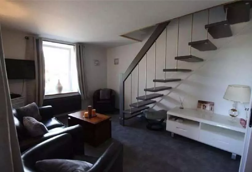 Aamiaismajoitus (B&B) La Pause En Bugey