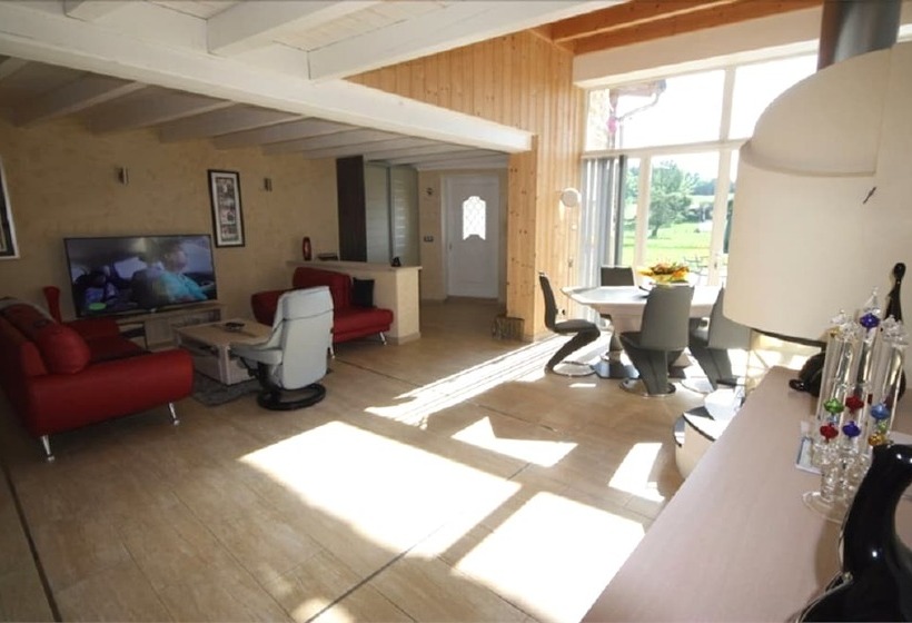 צימר La Pause En Bugey