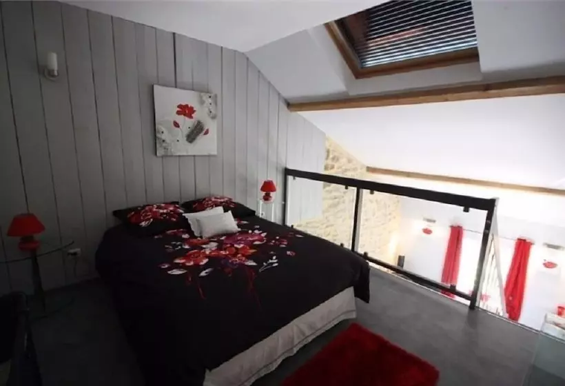 Aamiaismajoitus (B&B) La Pause En Bugey