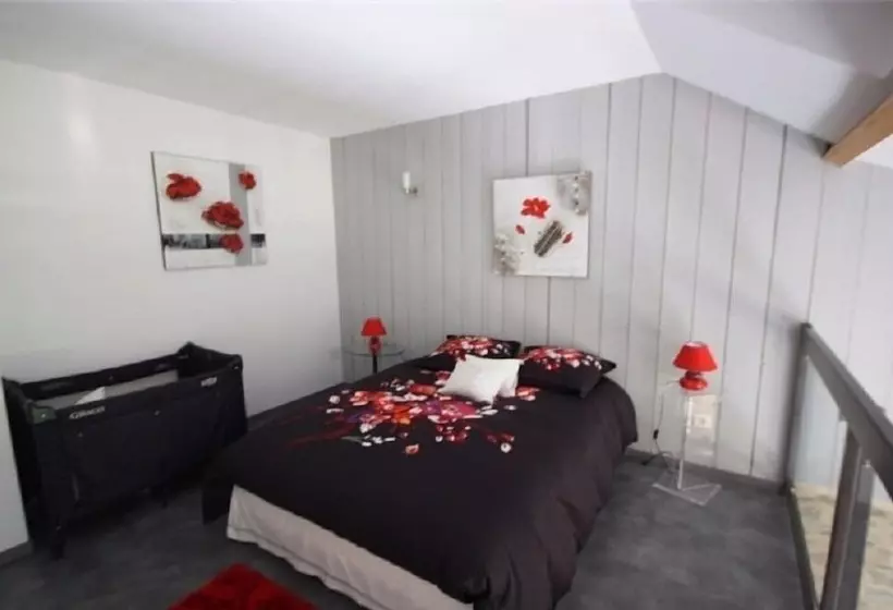 Aamiaismajoitus (B&B) La Pause En Bugey