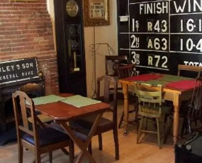 Aamiaismajoitus (B&B) Old Winterport Commercial House