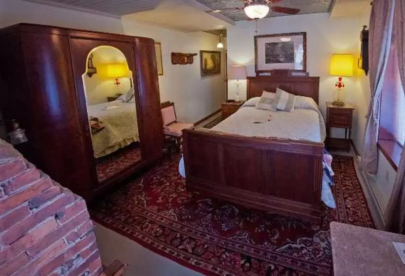 Aamiaismajoitus (B&B) Old Winterport Commercial House