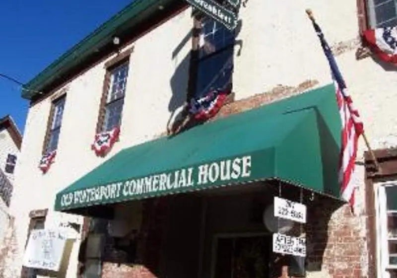 ベッドアンドブレックファースト Old Winterport Commercial House