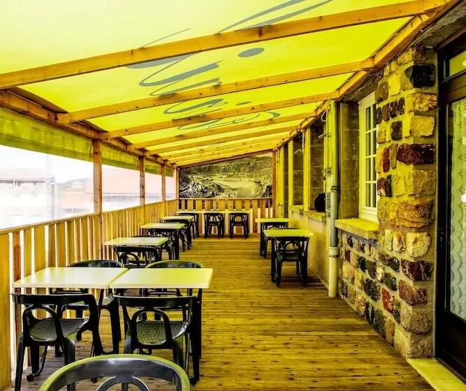 Hotelli Hôtel Restaurant Le Foirail