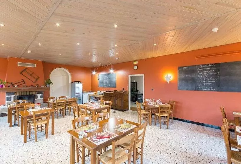 Hotelli Hôtel Restaurant Le Foirail