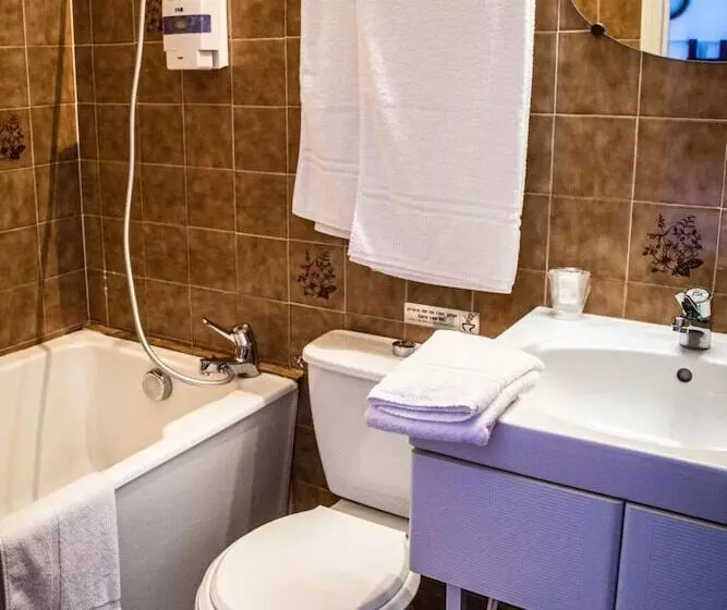 Hotelli Hôtel Restaurant Le Foirail