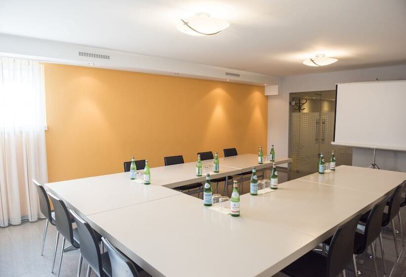 酒店 Restaurant Neuhaus