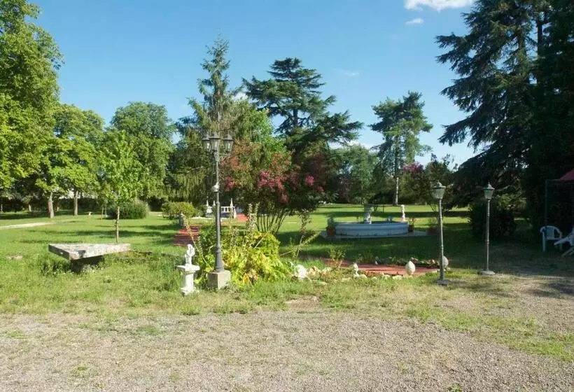 Le Clos Des Cedres B&b