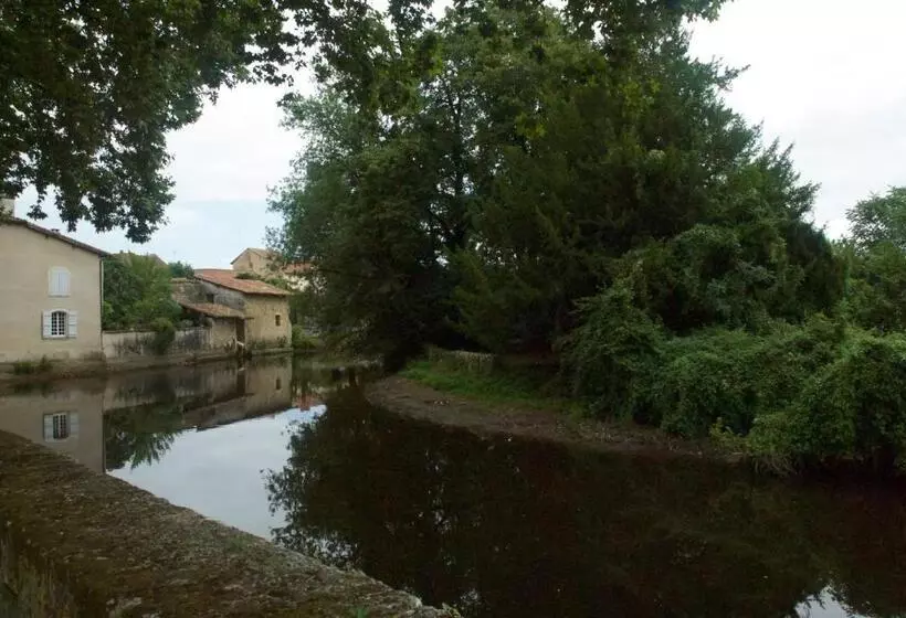 Le Clos Des Cedres B&b