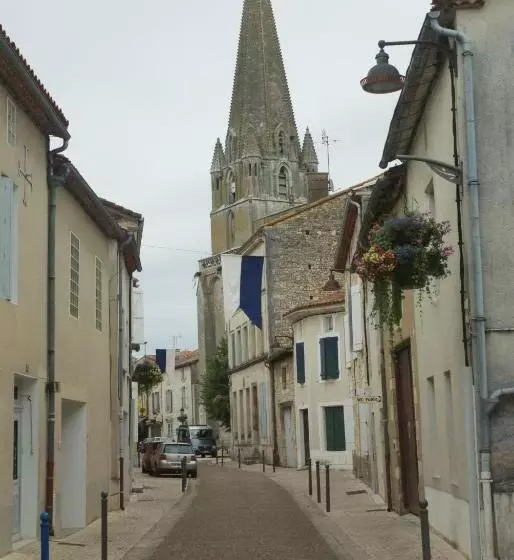 Le Clos Des Cedres B&b