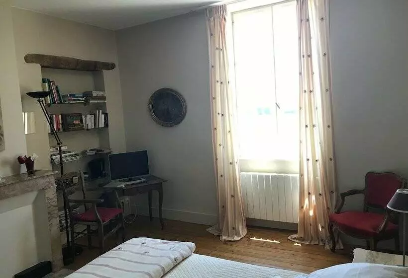 Aamiaismajoitus (B&B) Ancienne Ecole Du Chapuy