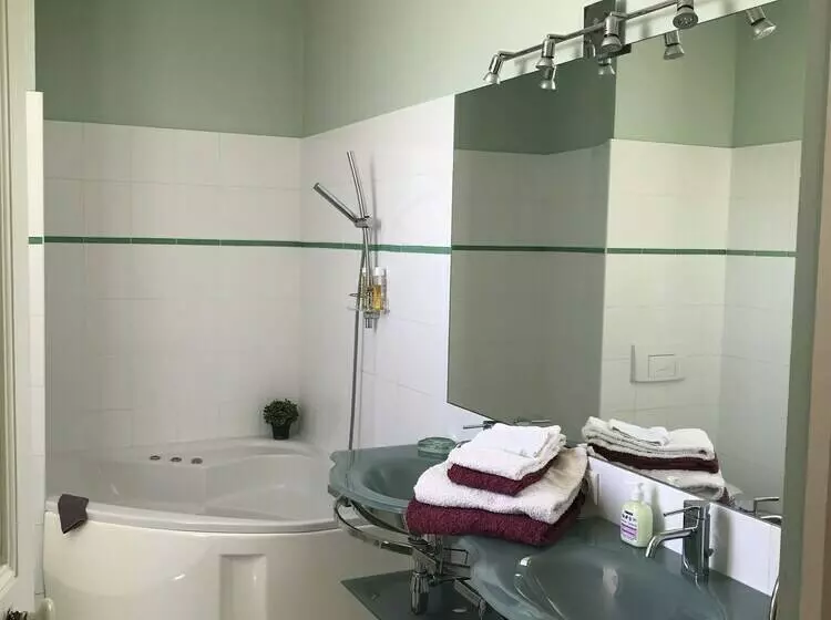 Aamiaismajoitus (B&B) Ancienne Ecole Du Chapuy