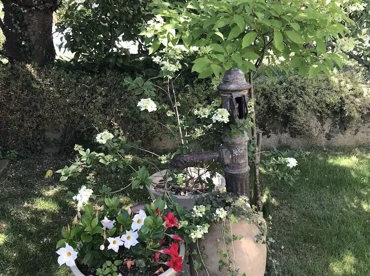 Aamiaismajoitus (B&B) Ancienne Ecole Du Chapuy