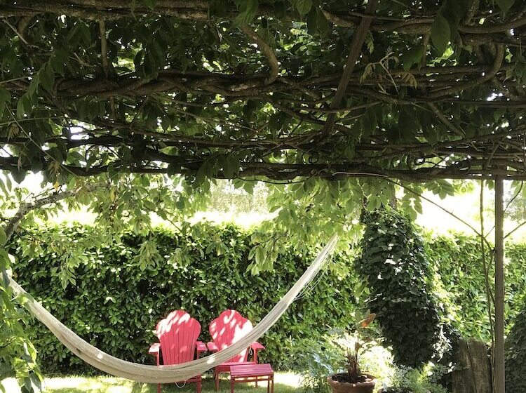 ベッドアンドブレックファースト Ancienne Ecole Du Chapuy