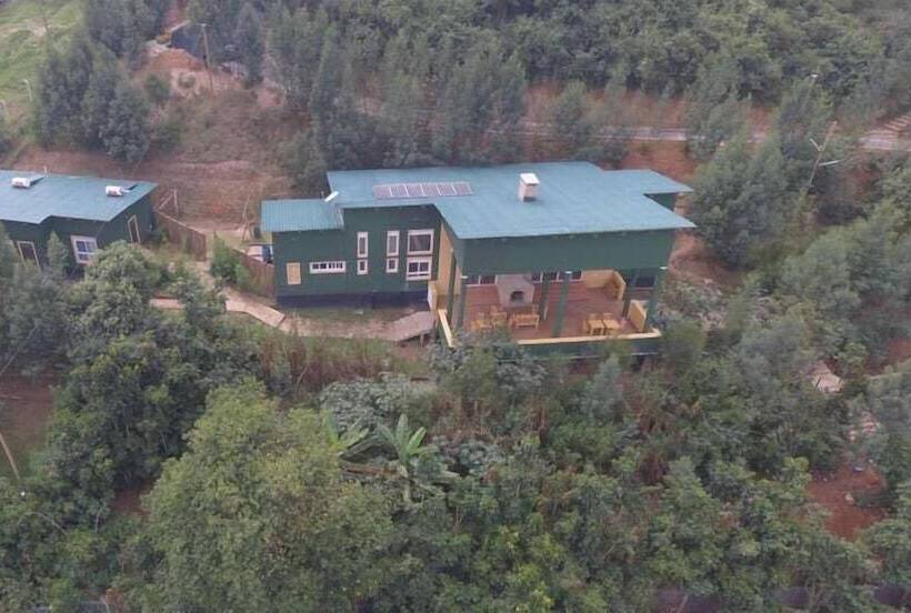 تختخواب و صبحانه Summit Safari Lodge