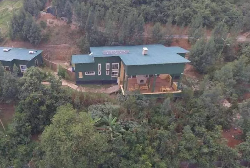 تختخواب و صبحانه Summit Safari Lodge