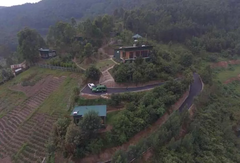 تختخواب و صبحانه Summit Safari Lodge