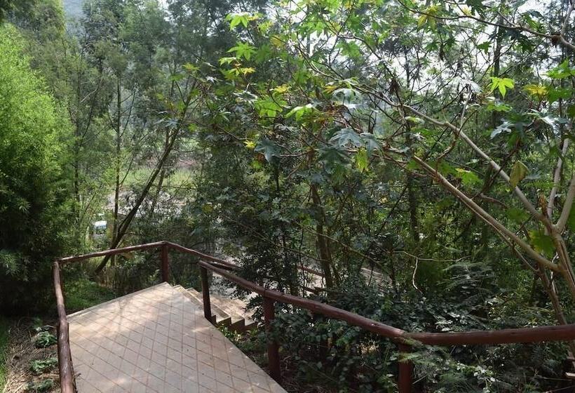 تختخواب و صبحانه Summit Safari Lodge