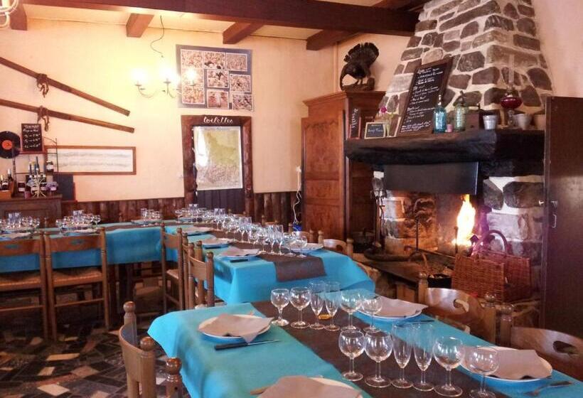 ホテル Auberge La Bergerie