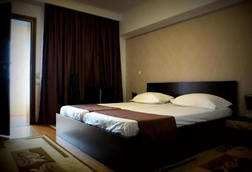 Delta Est Hotel & Restaurant