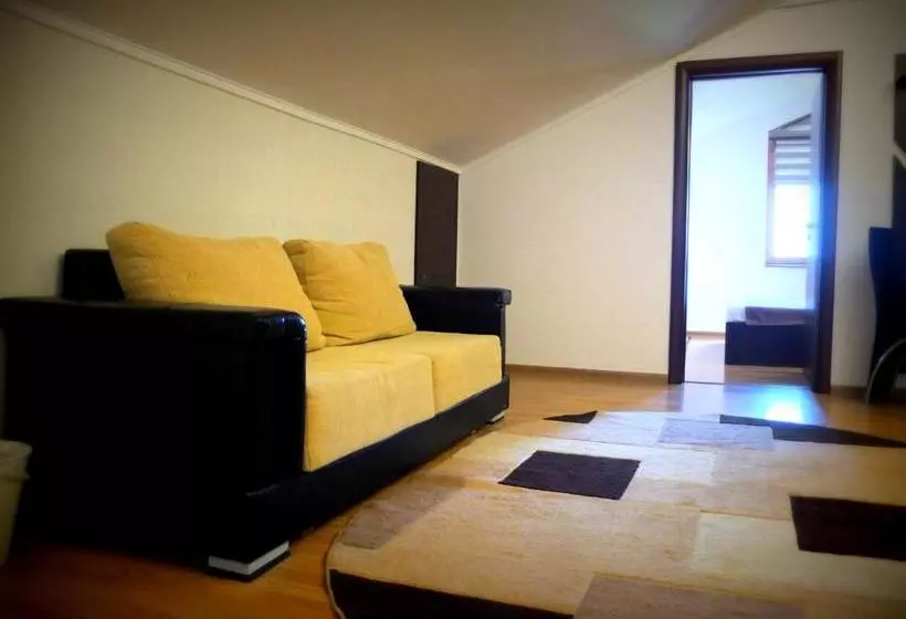 Delta Est Hotel & Restaurant