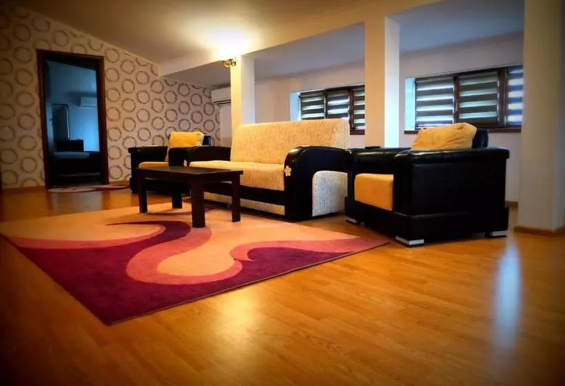 Delta Est Hotel & Restaurant