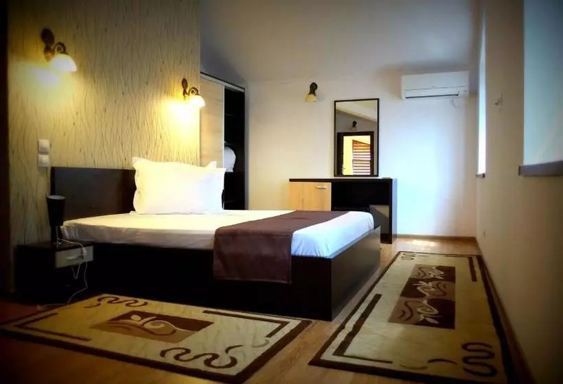 Delta Est Hotel & Restaurant