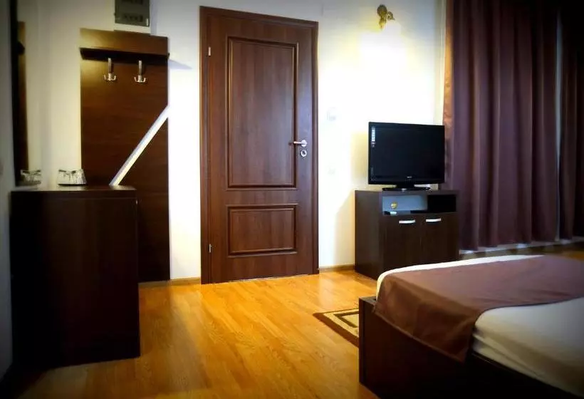 Delta Est Hotel & Restaurant