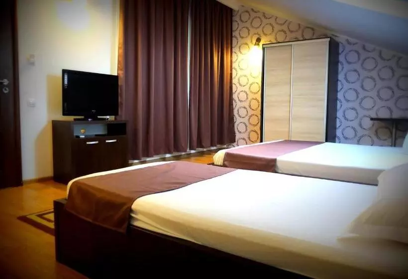 Delta Est Hotel & Restaurant