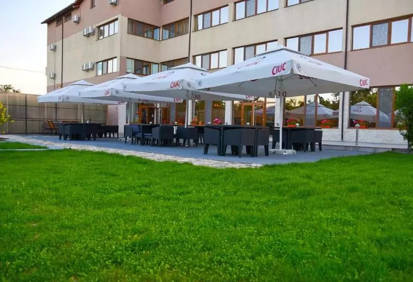 Delta Est Hotel & Restaurant