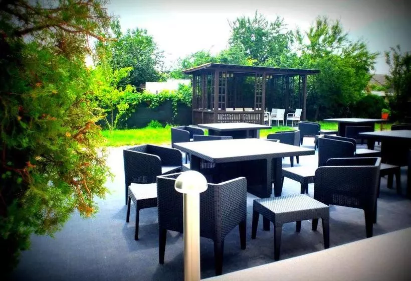 Delta Est Hotel & Restaurant