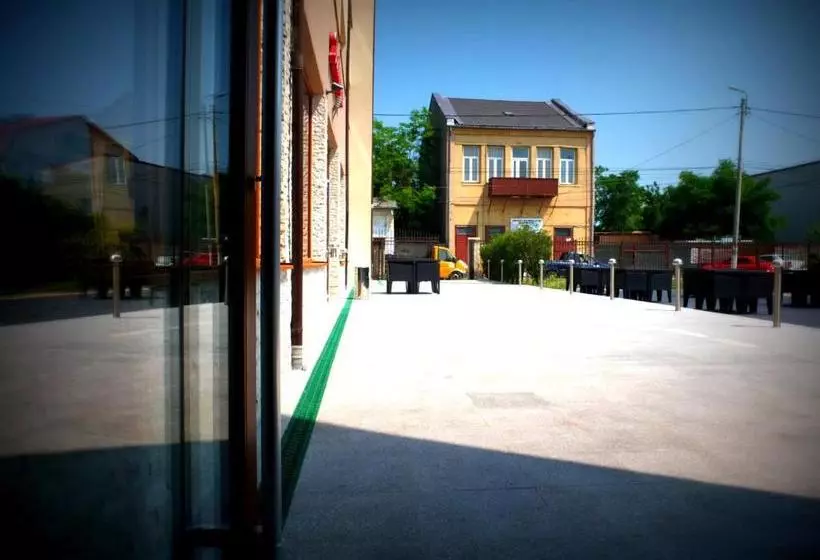 Delta Est Hotel & Restaurant