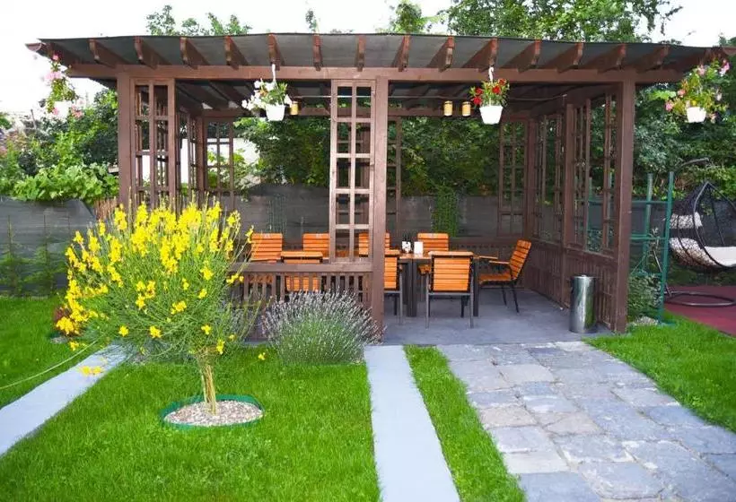 Delta Est Hotel & Restaurant