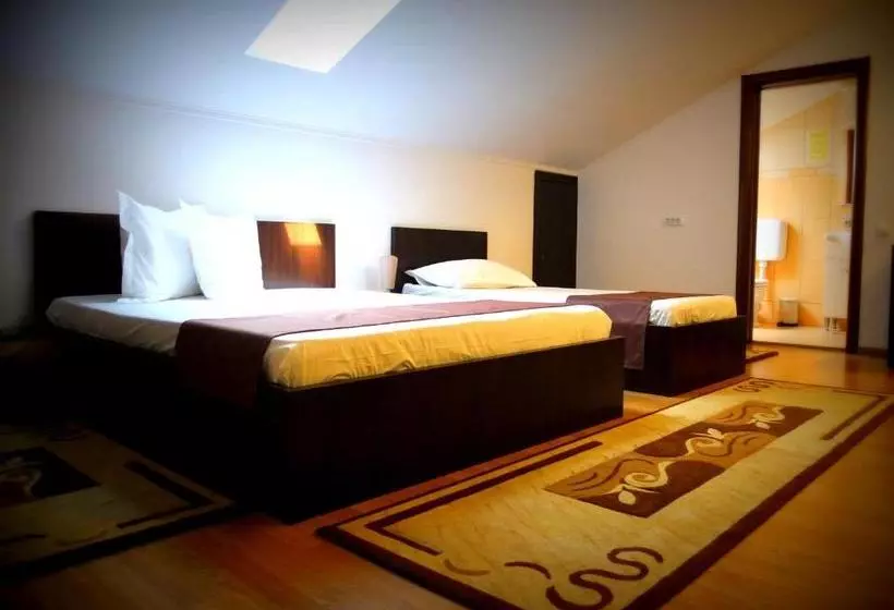 Delta Est Hotel & Restaurant