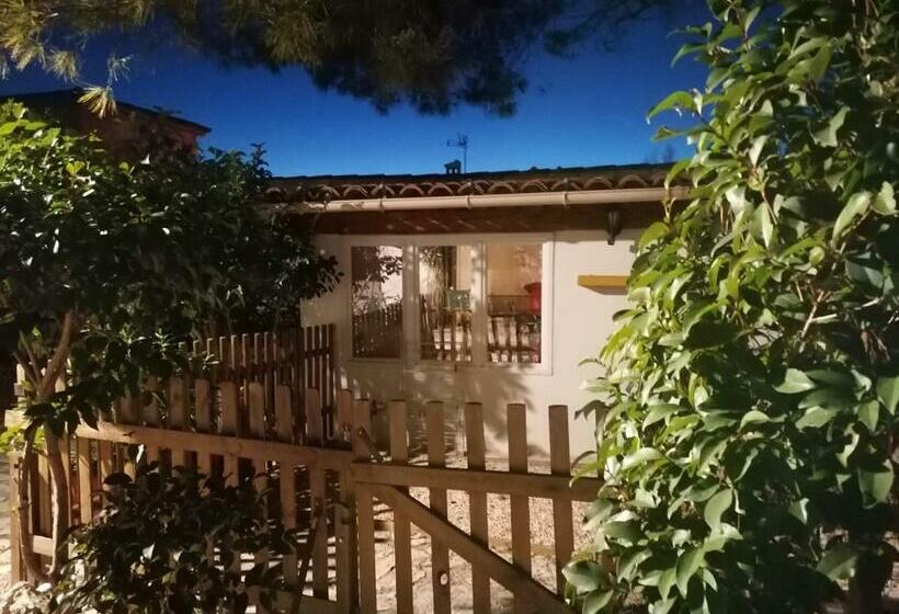 L Abri Et L Atelier Du Jas