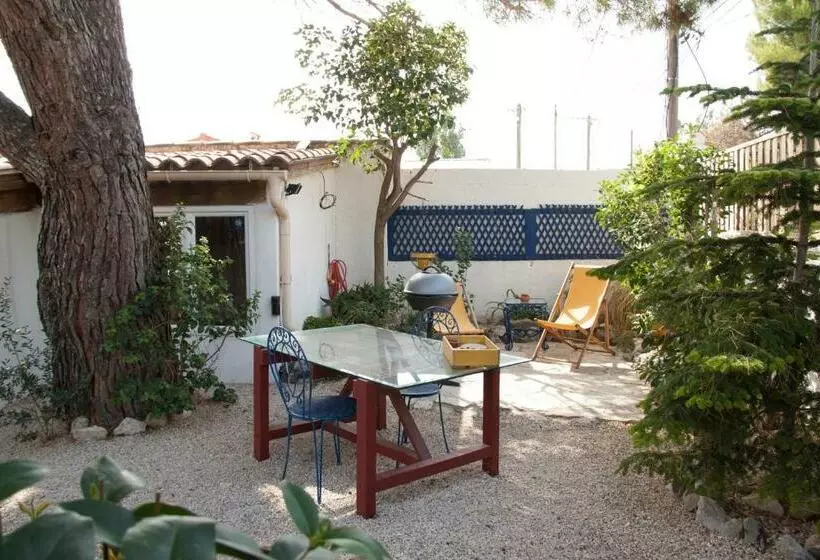 L Abri Et L Atelier Du Jas