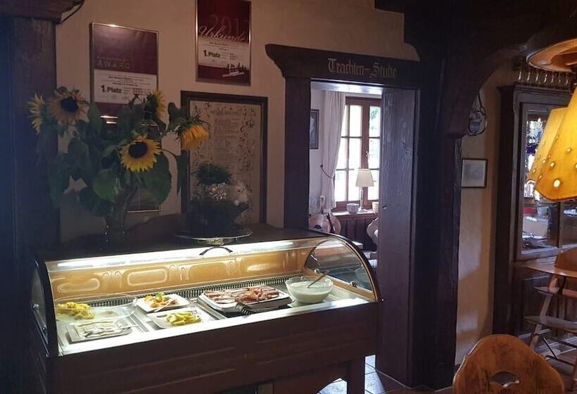 פנסיון Alte Bauernstube