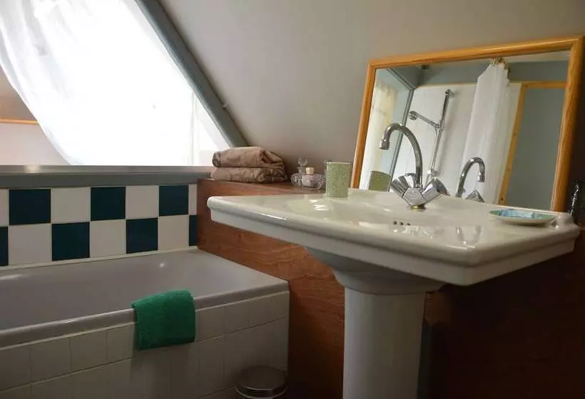 Majatalo La Grange De Coatelan