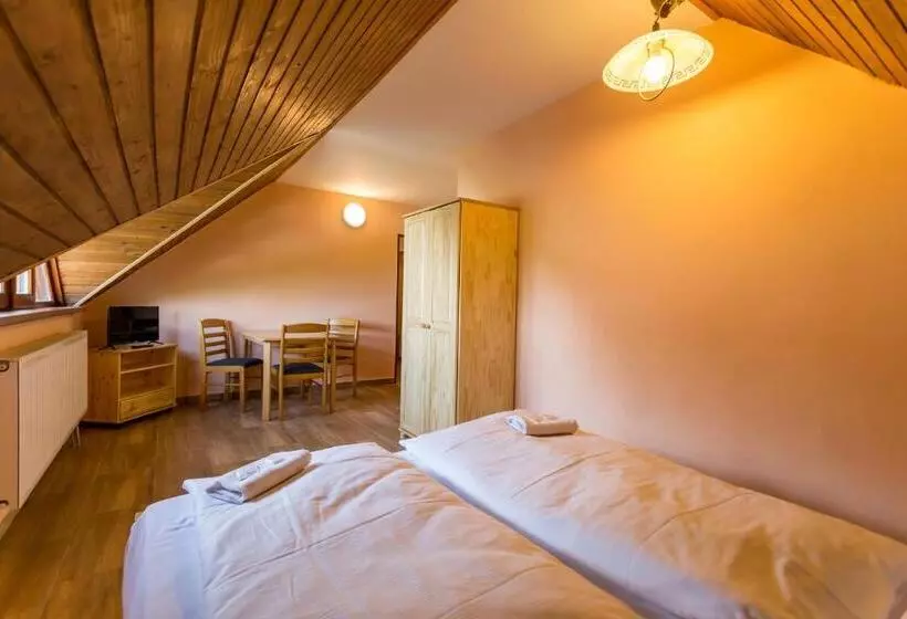 ペンション Penzion šatovské Lípy