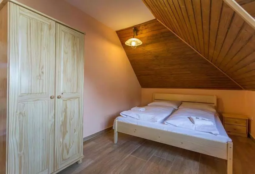 ペンション Penzion šatovské Lípy