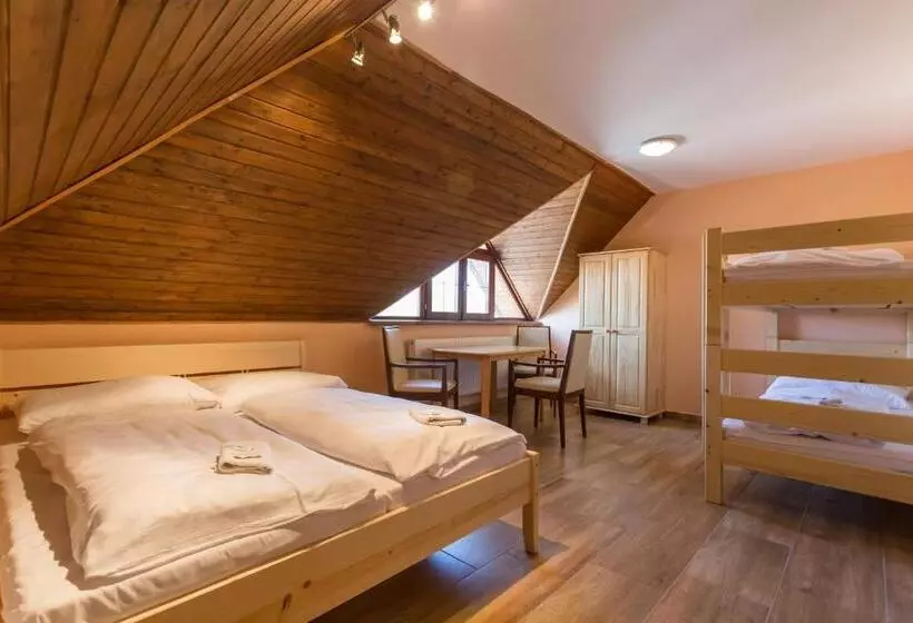 ペンション Penzion šatovské Lípy