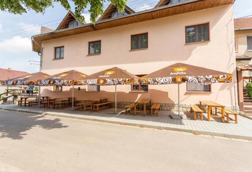 ペンション Penzion šatovské Lípy