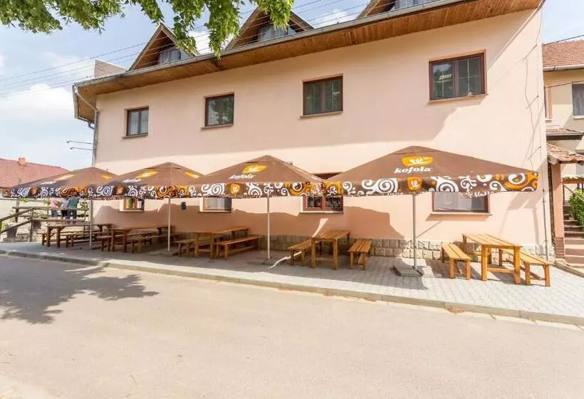 ペンション Penzion šatovské Lípy