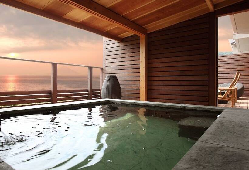 ריוקאן Beachside Onsen Resort Umi