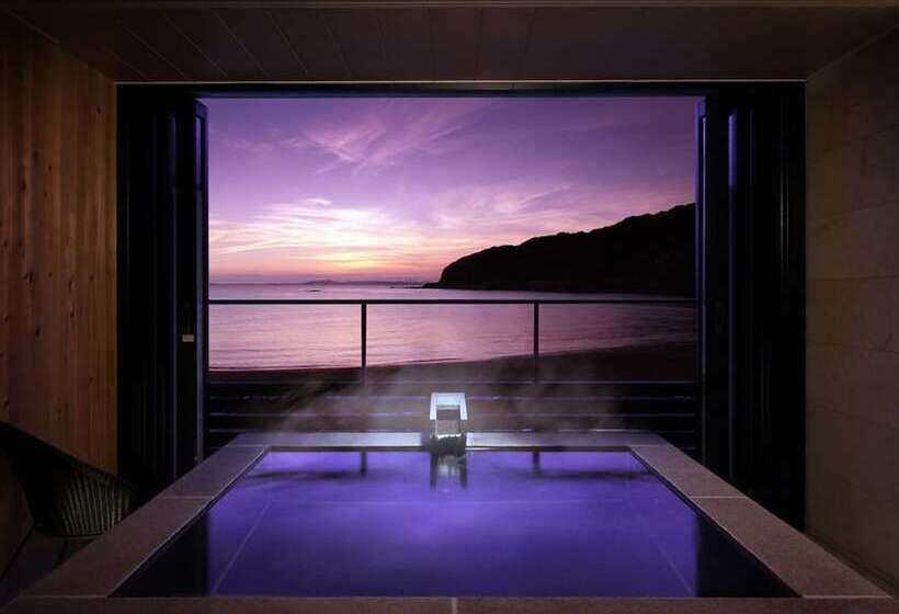 ריוקאן Beachside Onsen Resort Umi