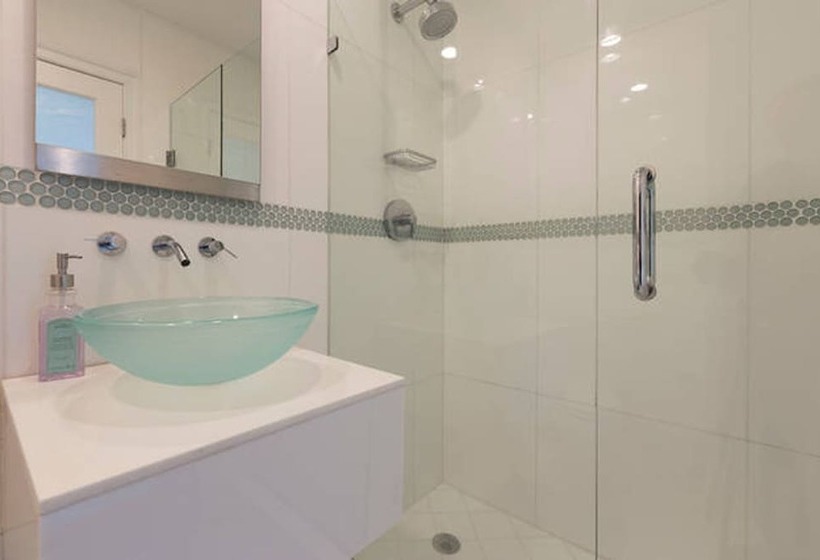 Tropical Oasis Estate