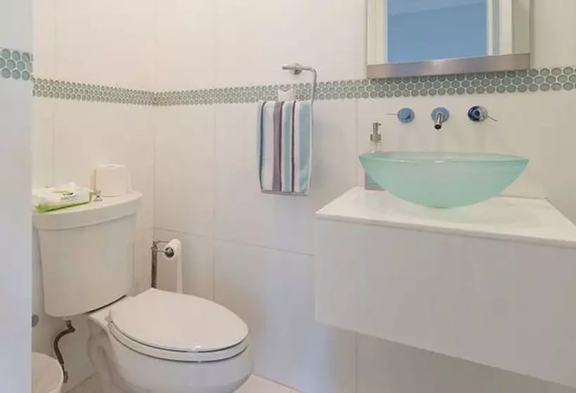 Tropical Oasis Estate